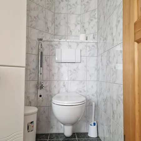 Apartmán Ruhige Lage - 7 Betten - 2 Wc - Ust Ausweisbar - Netflix - Youtube Premium - Bosch Waschmaschinen Und Waeschetrockner *