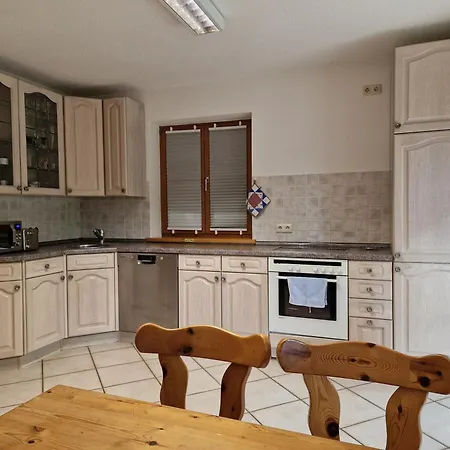 Apartman Ruhige Lage - 7 Betten - 2 Wc - Ust Ausweisbar - Netflix - Youtube Premium - Bosch Waschmaschinen Und Waeschetrockner
