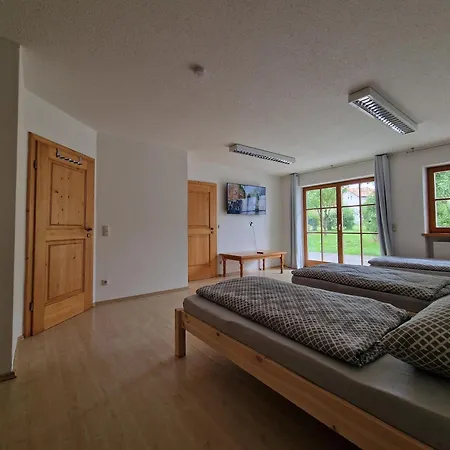 Ruhige Lage - 7 Betten - 2 Wc - Ust Ausweisbar - Netflix - Youtube Premium - Bosch Waschmaschinen Und Waeschetrockner Otting (Traunstein)